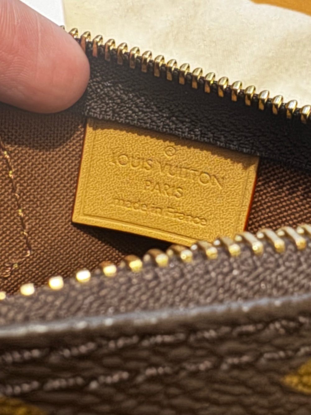 Louis Vuitton Nano Speedy - Picture 2 of 11